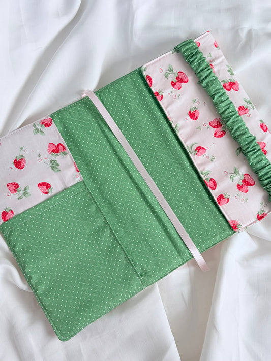 Funda libro adaptable fresas rosa