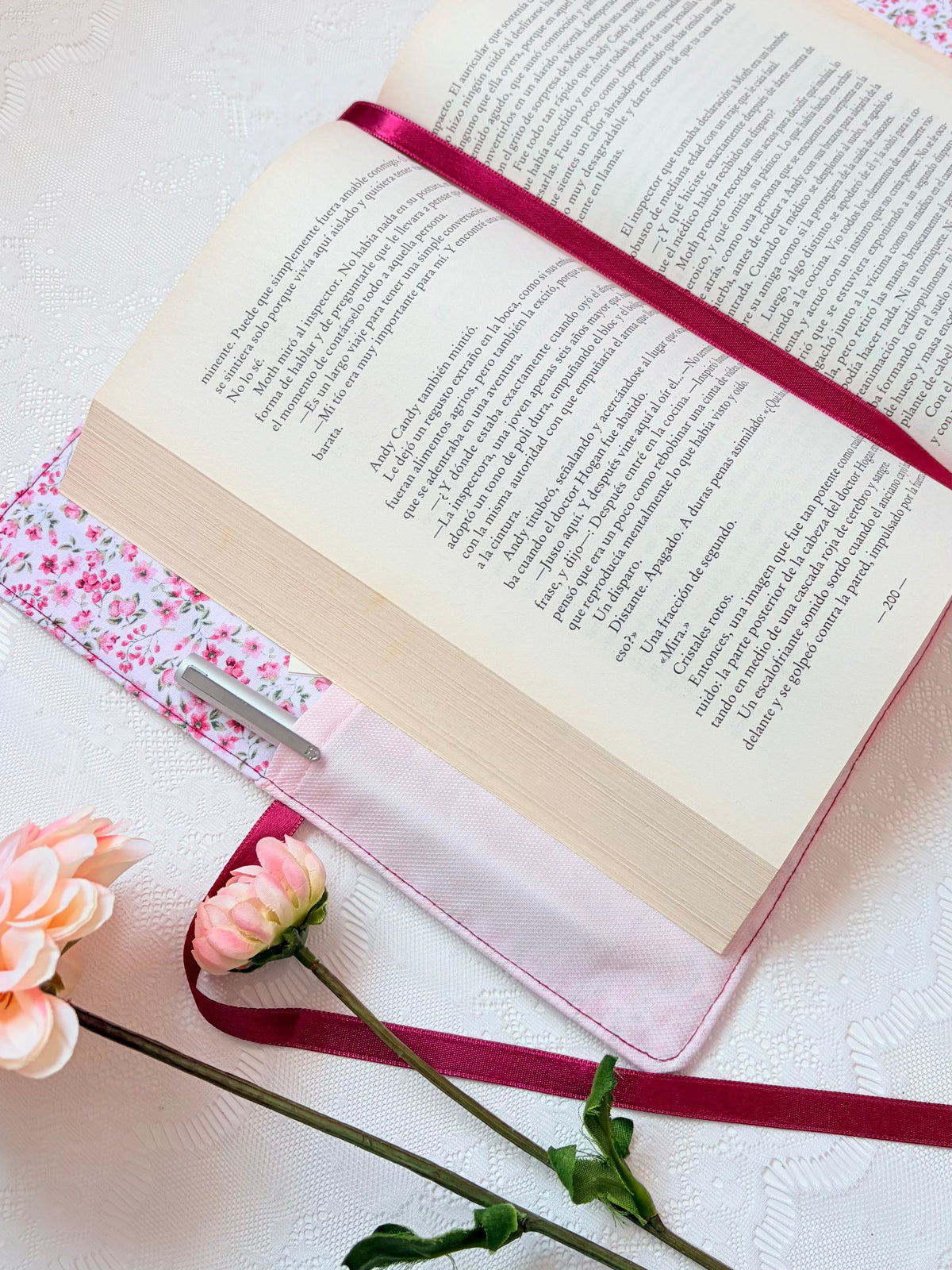 Funda libro solapa flores granate