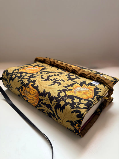 Funda de libro de tela flores fondo negro