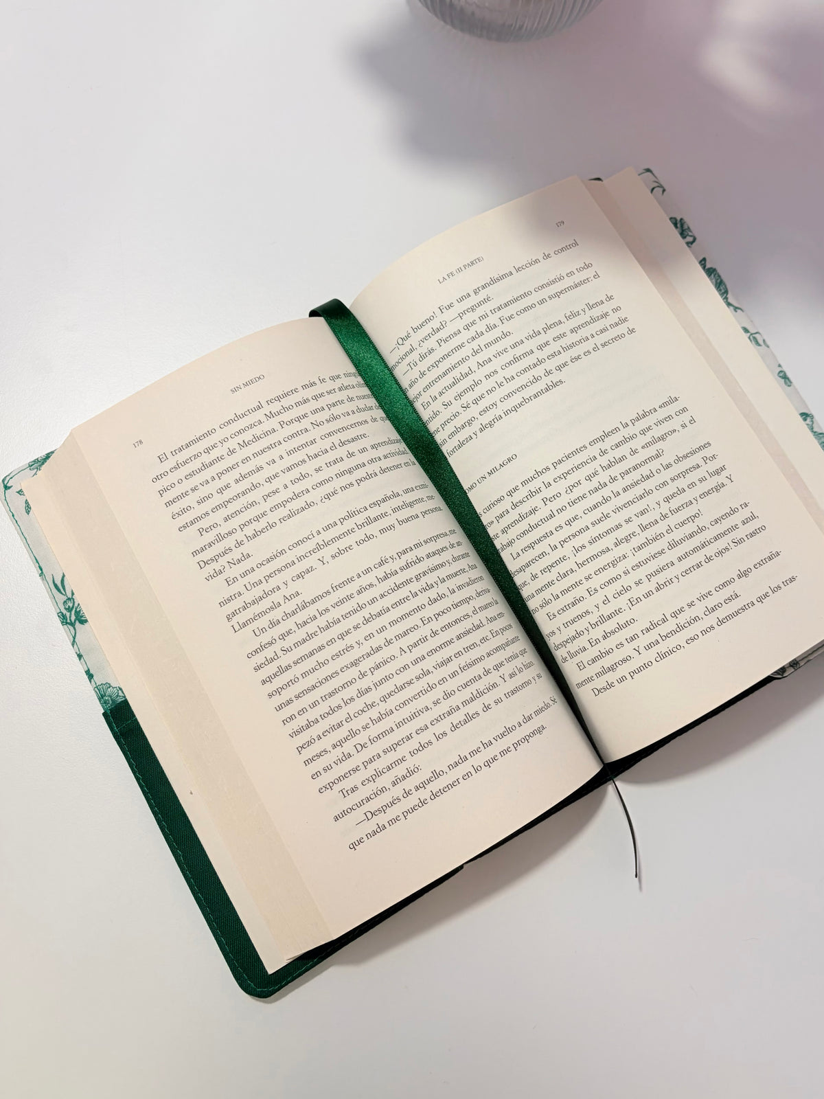 Funda libro adaptable green birds
