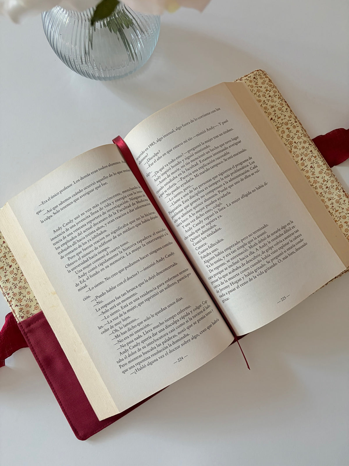 Funda libro solapa crema flores