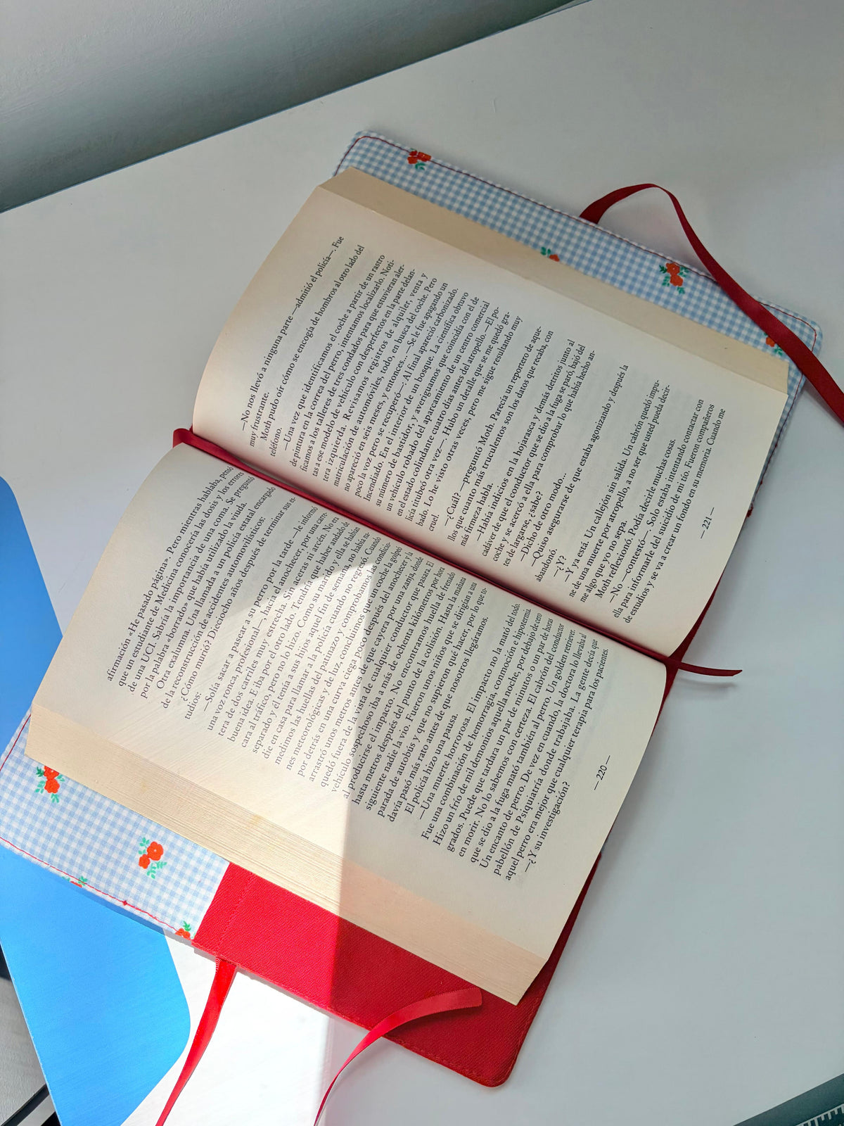 Funda de libro de tela alicia
